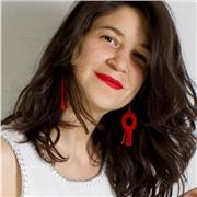 Maestra especializada en varias áreas que podrían aportar mucho a la escuela